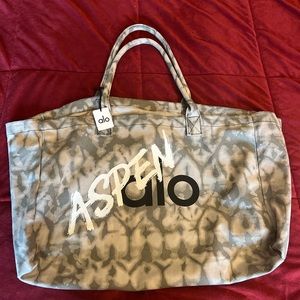 New Exclusive- Aspen canvas Yoga Alo bag